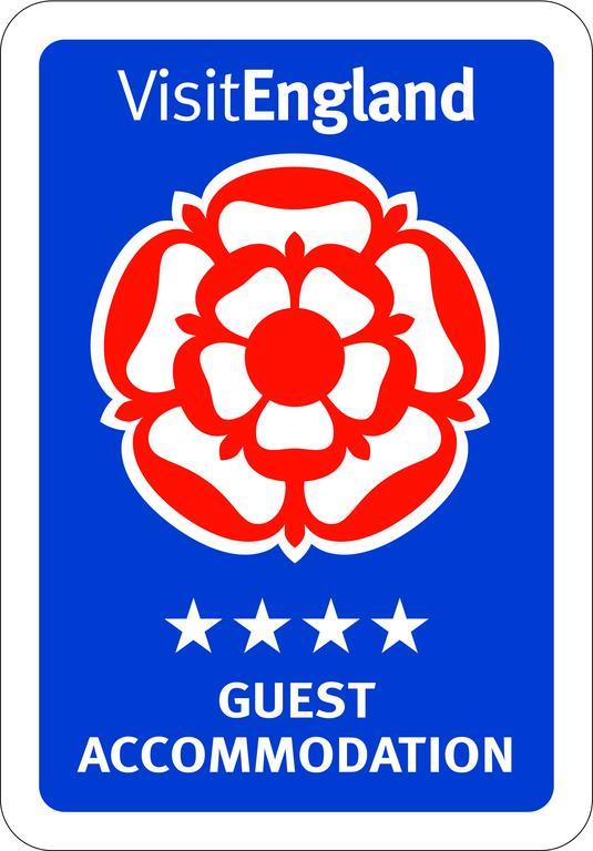 The Coach House Hotel Бишъпс Касъл Екстериор снимка