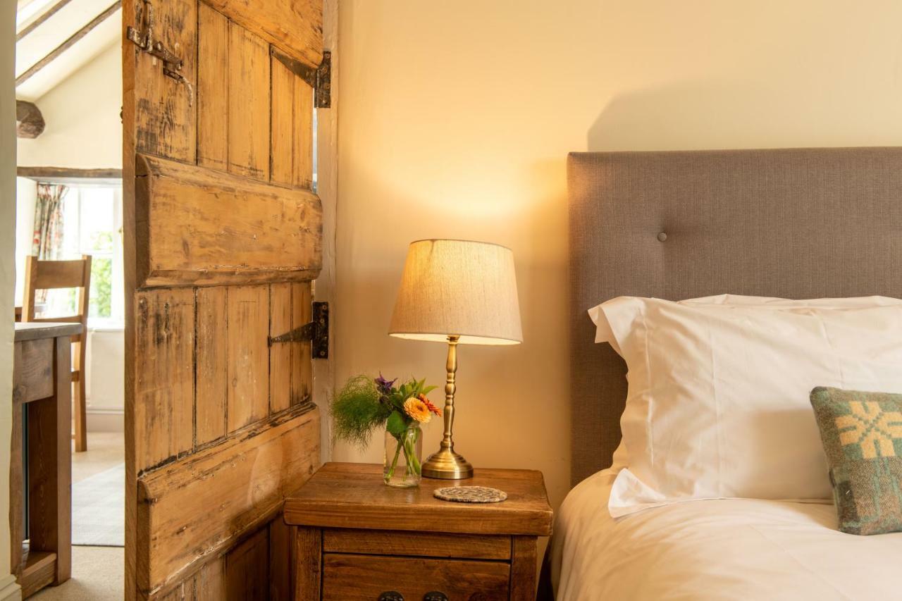 The Coach House Hotel Бишъпс Касъл Екстериор снимка